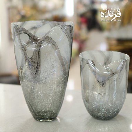 مزهرية زجاج الماني اسود مع سكني